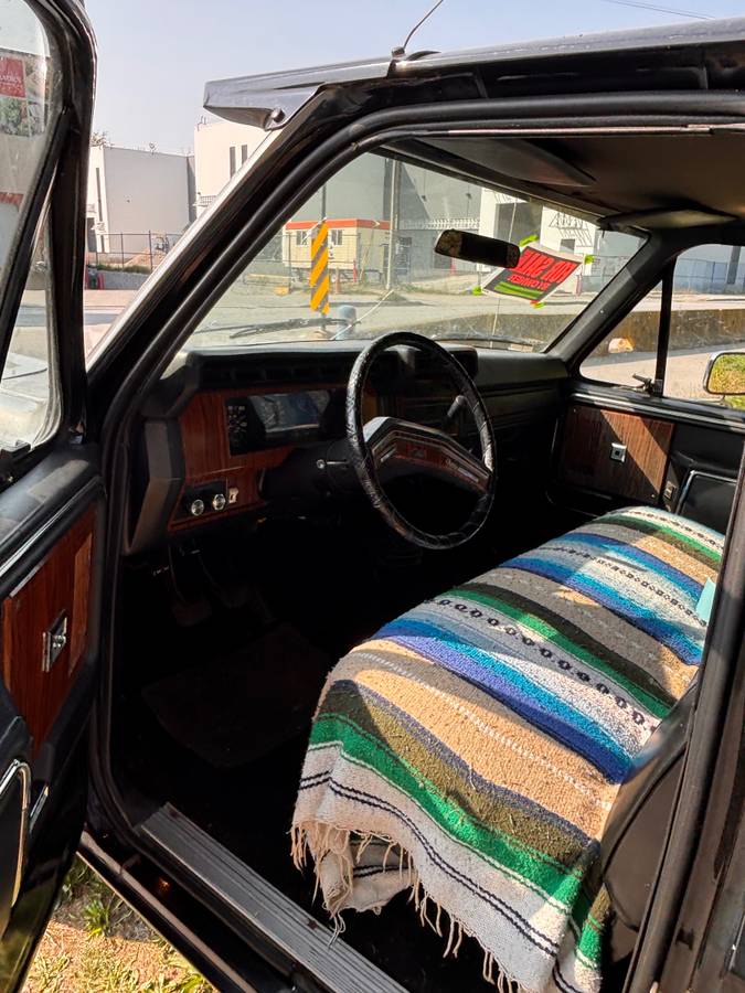 F250-xlt-1982-black