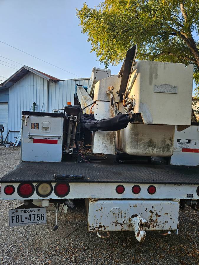 F700-diesel-1992-white-3