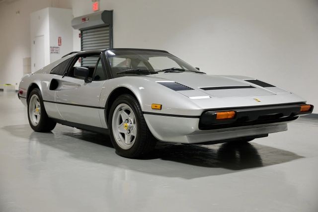 Ferrari-308-1983-Targa-10