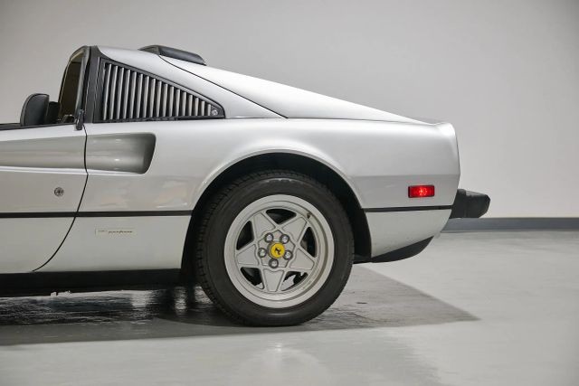 Ferrari-308-1983-Targa-15