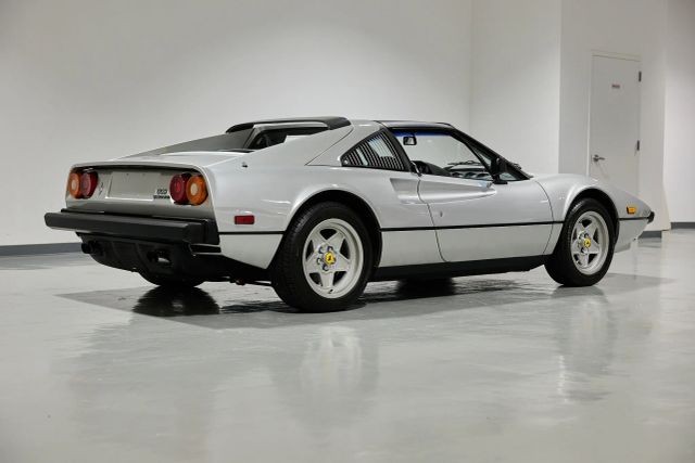 Ferrari-308-1983-Targa-2