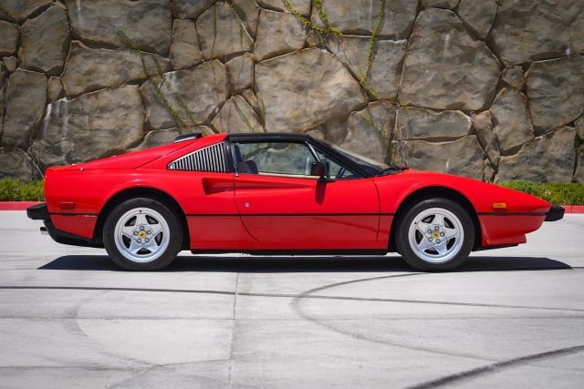 Ferrari-308-1983-Targa-23