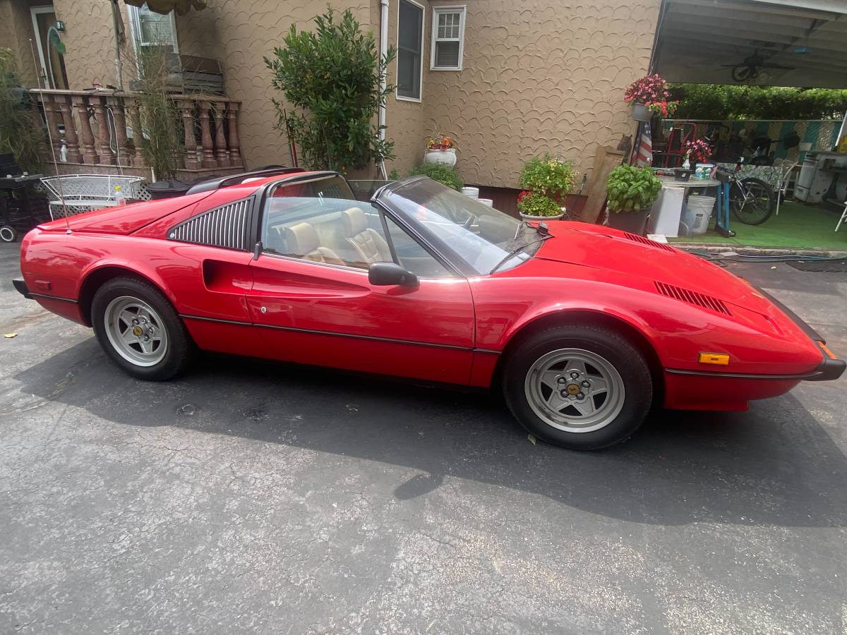 Ferrari-308-gts-1982-1