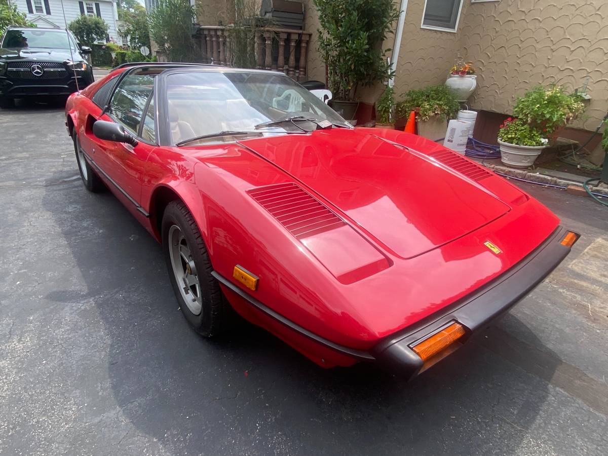 Ferrari-308-gts-1982-3