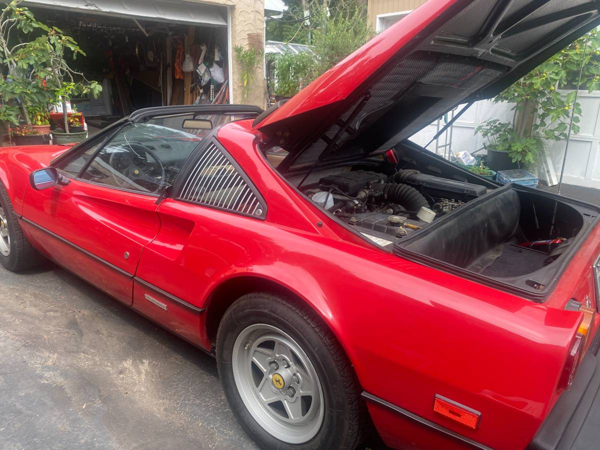 Ferrari-308-gts-1982-5