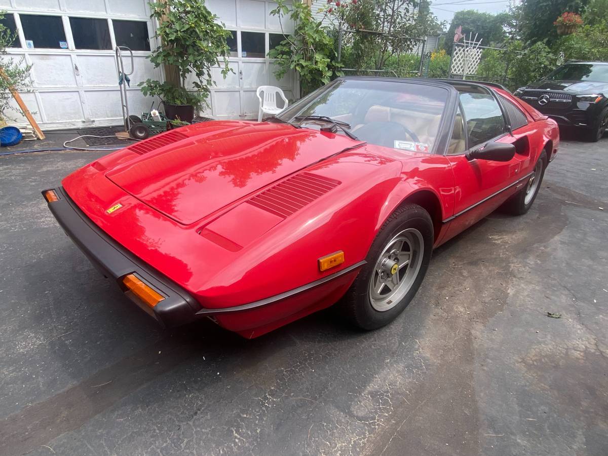 Ferrari-308-gts-1982