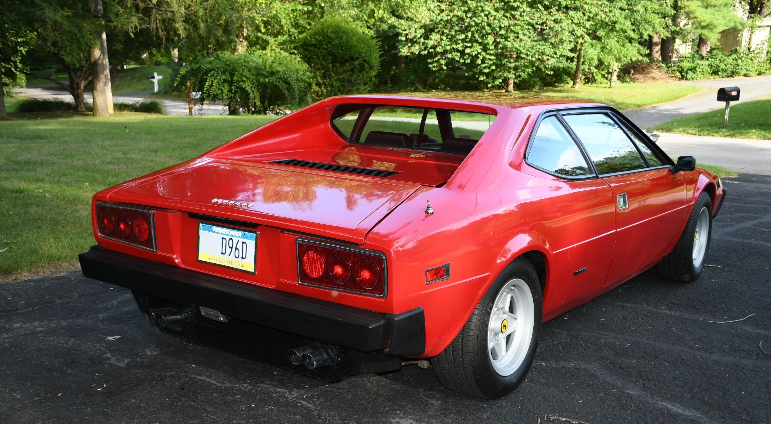 Ferrari-308GT4-1975-Coupe-1