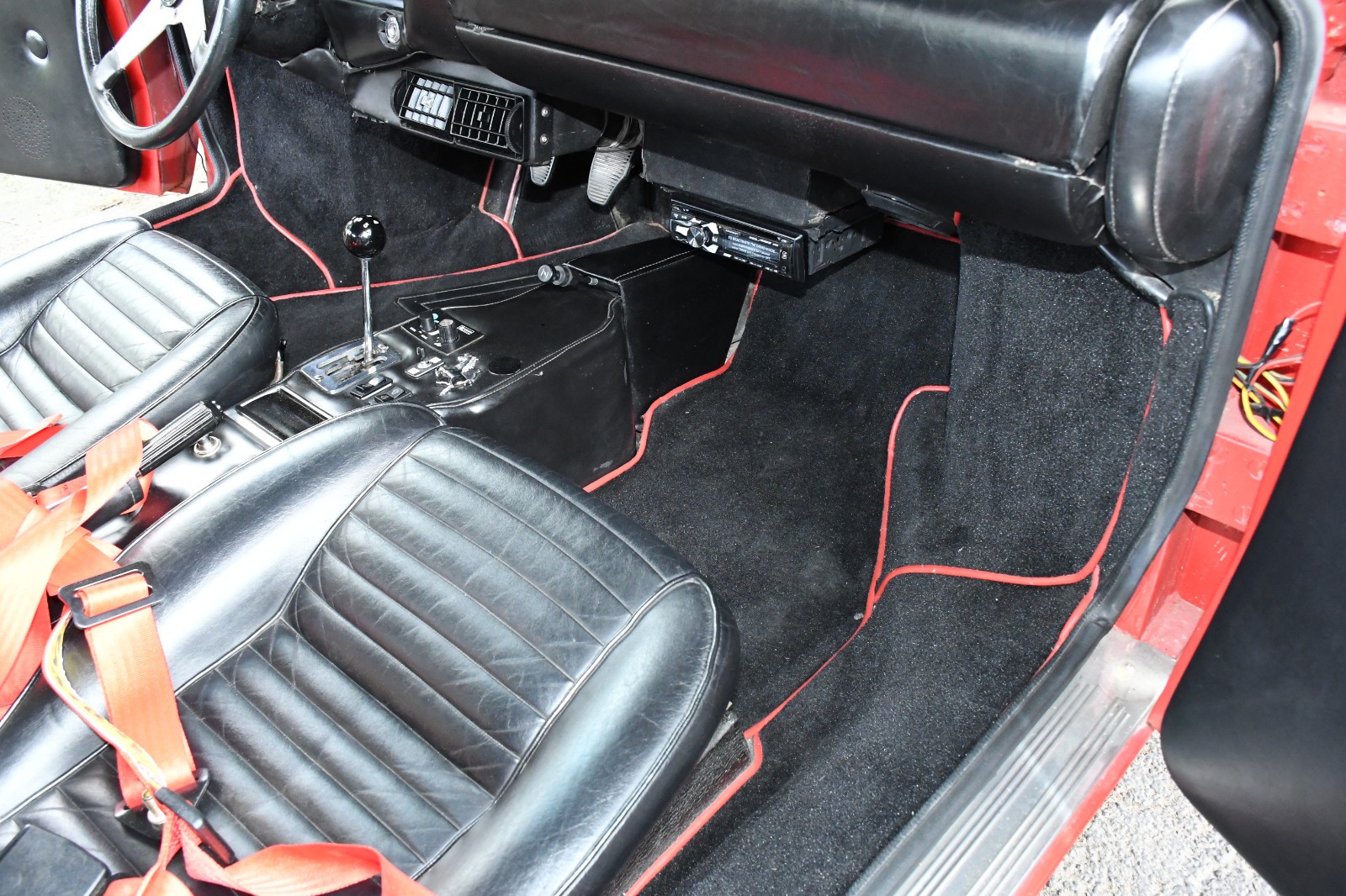 Ferrari-308GT4-1975-Coupe-34