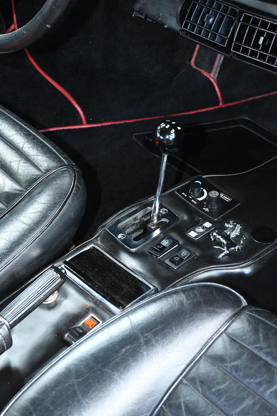 Ferrari-308GT4-1975-Coupe-35