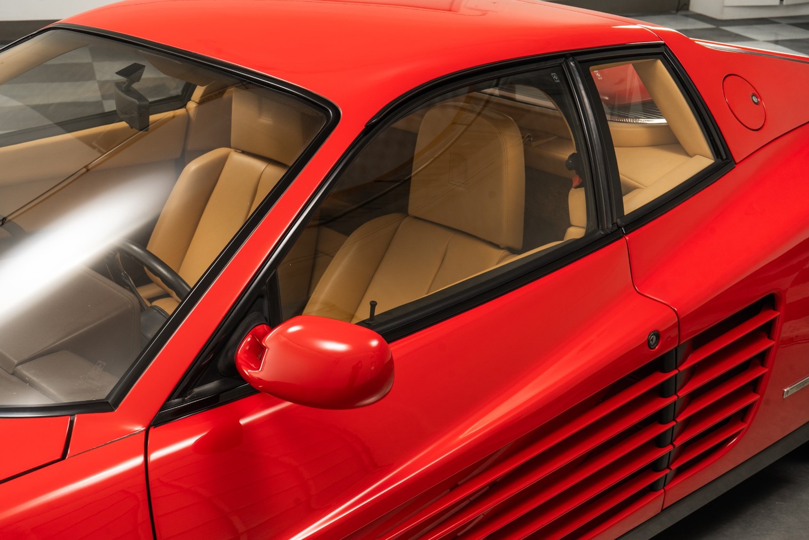 Ferrari-Testarossa-1988-Coupe-30