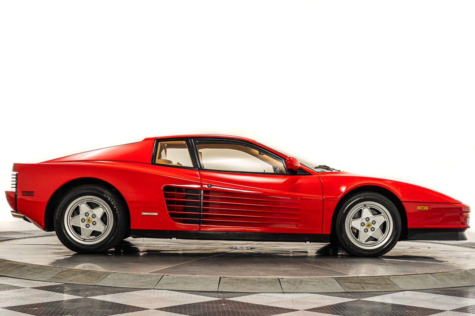 Ferrari-Testarossa-1988-Coupe-39