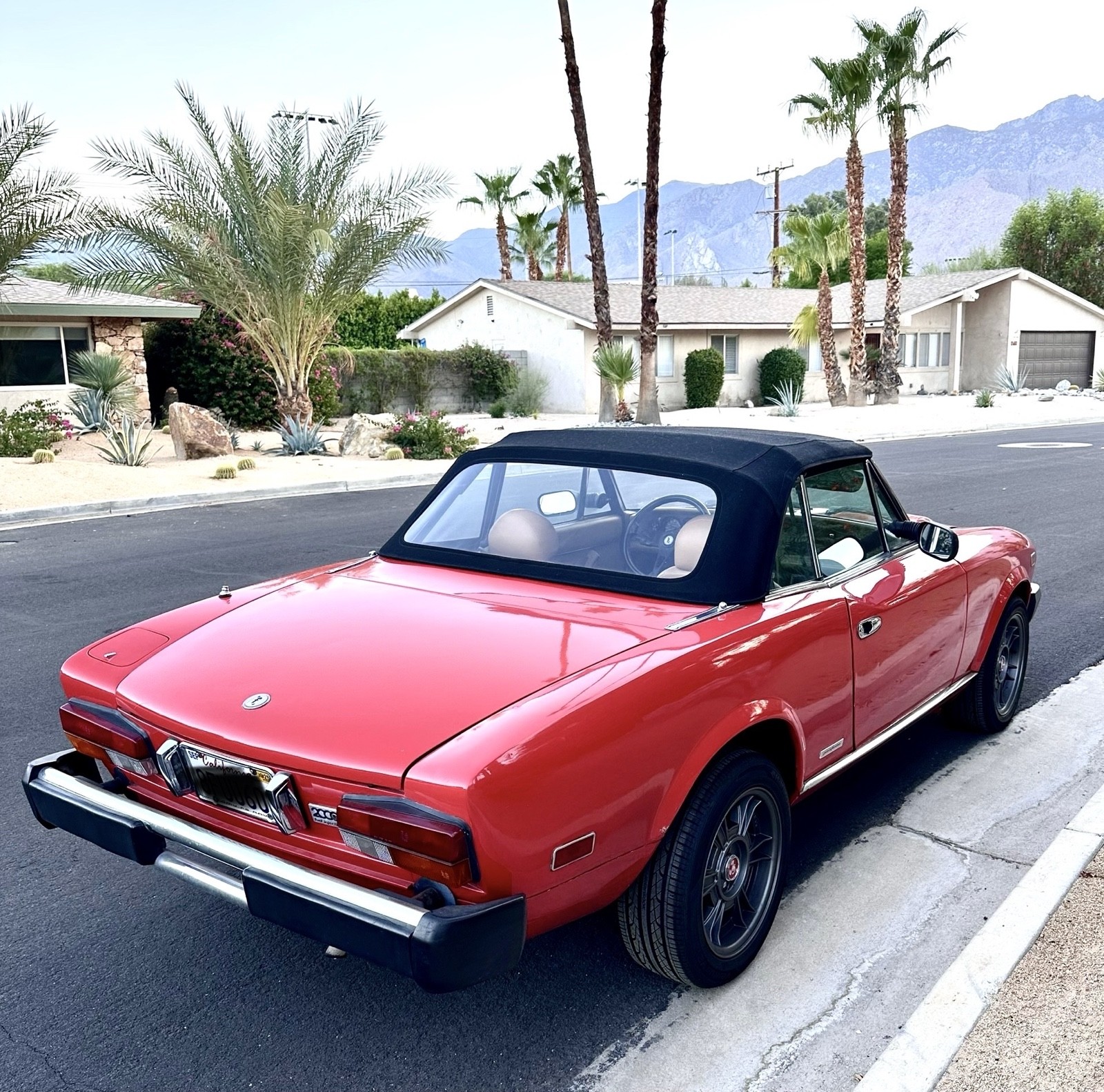 Fiat-124-Spider-1983-3