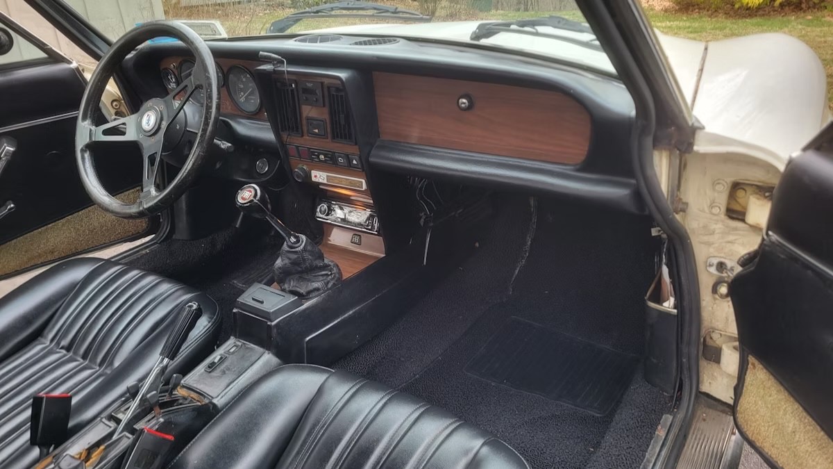 Fiat-124-Spider-1983-Convertible-13
