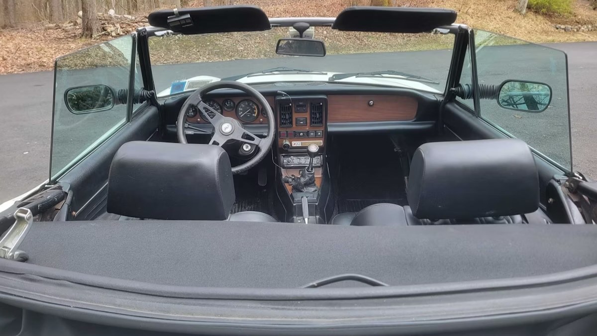 Fiat-124-Spider-1983-Convertible-8