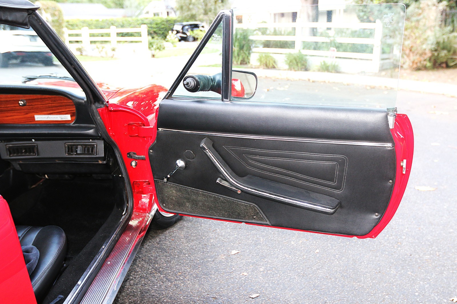 Fiat-124-Spider-1984-Convertible-10