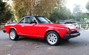 Fiat-124-Spider-1984-Convertible-4