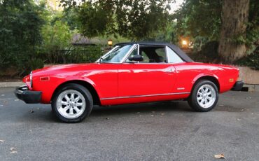 Fiat-124-Spider-1984-Convertible-6