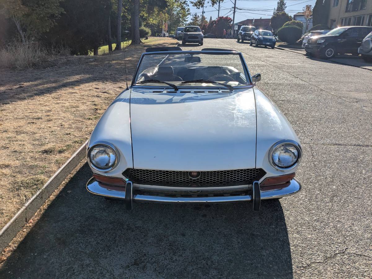 Fiat-124-bs-spider-1971-white-1