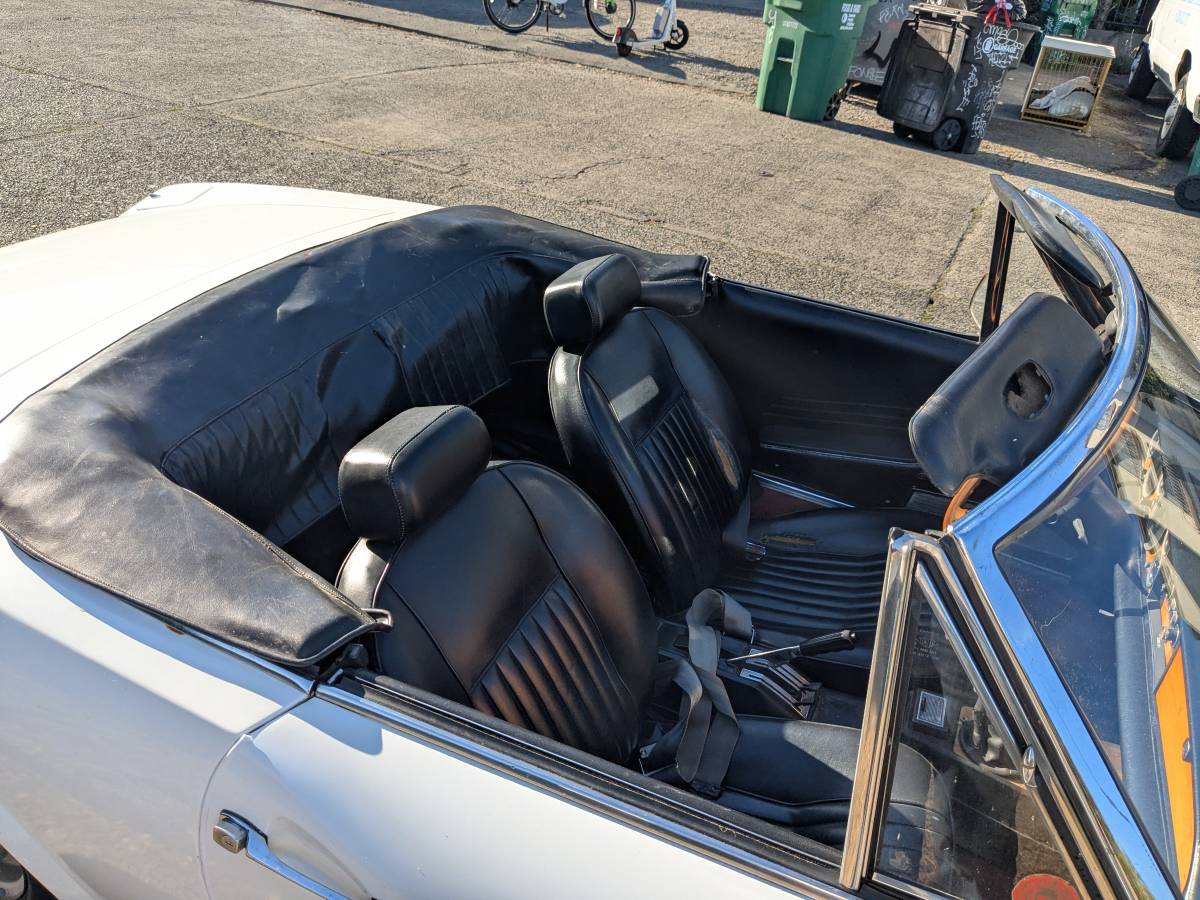 Fiat-124-bs-spider-1971-white-10