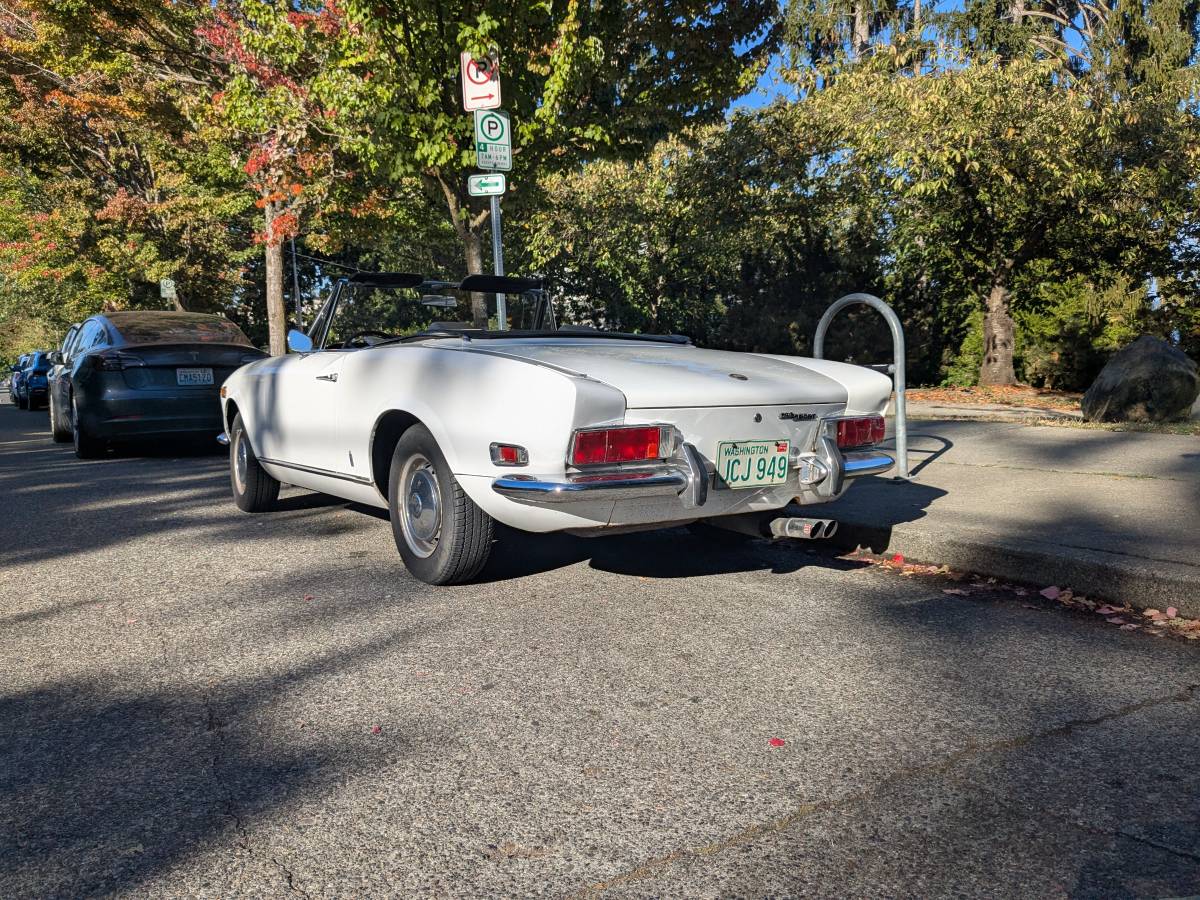 Fiat-124-bs-spider-1971-white-13
