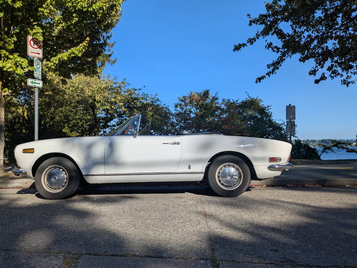 Fiat-124-bs-spider-1971-white-14