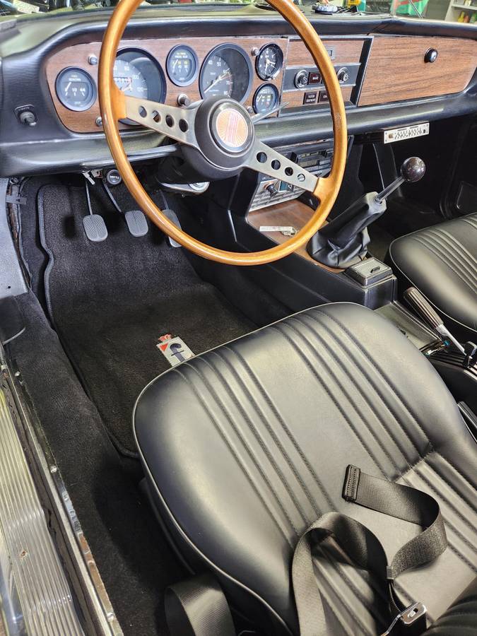 Fiat-124-spider-1976-yellow-10