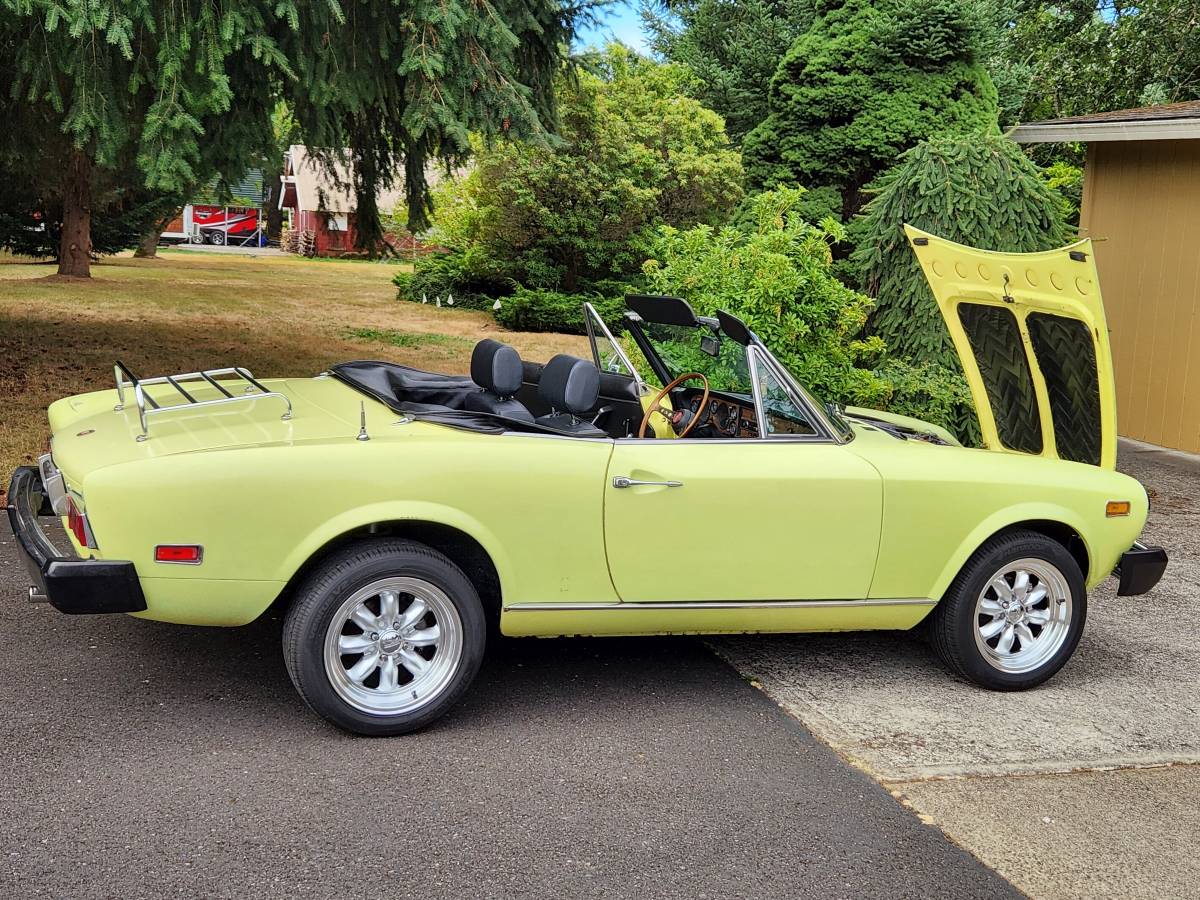 Fiat-124-spider-1976-yellow-16