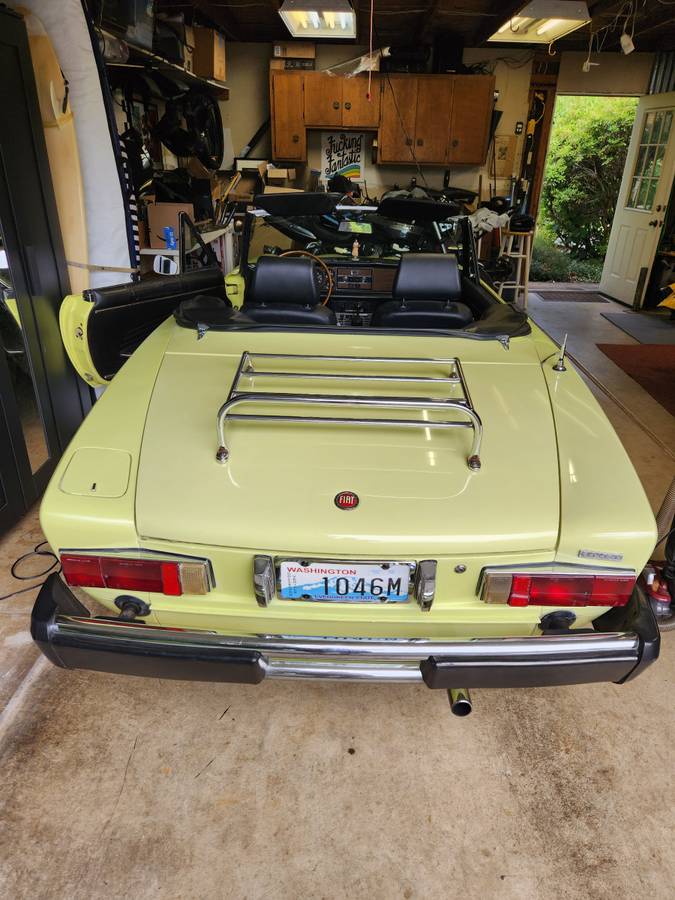 Fiat-124-spider-1976-yellow-4