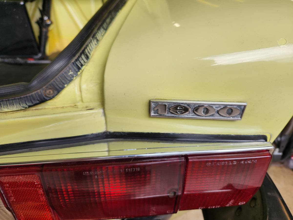 Fiat-124-spider-1976-yellow-7