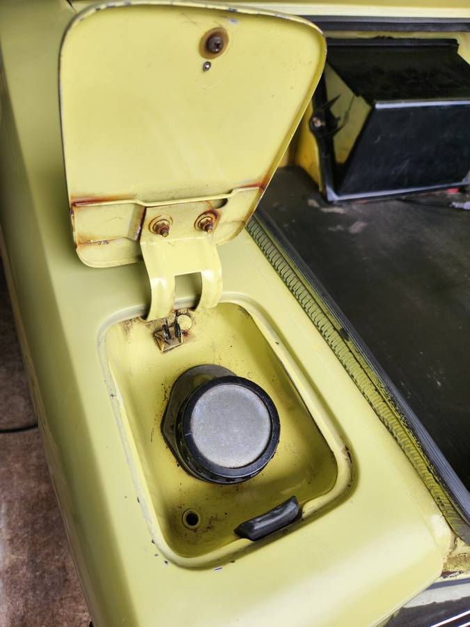 Fiat-124-spider-1976-yellow-8
