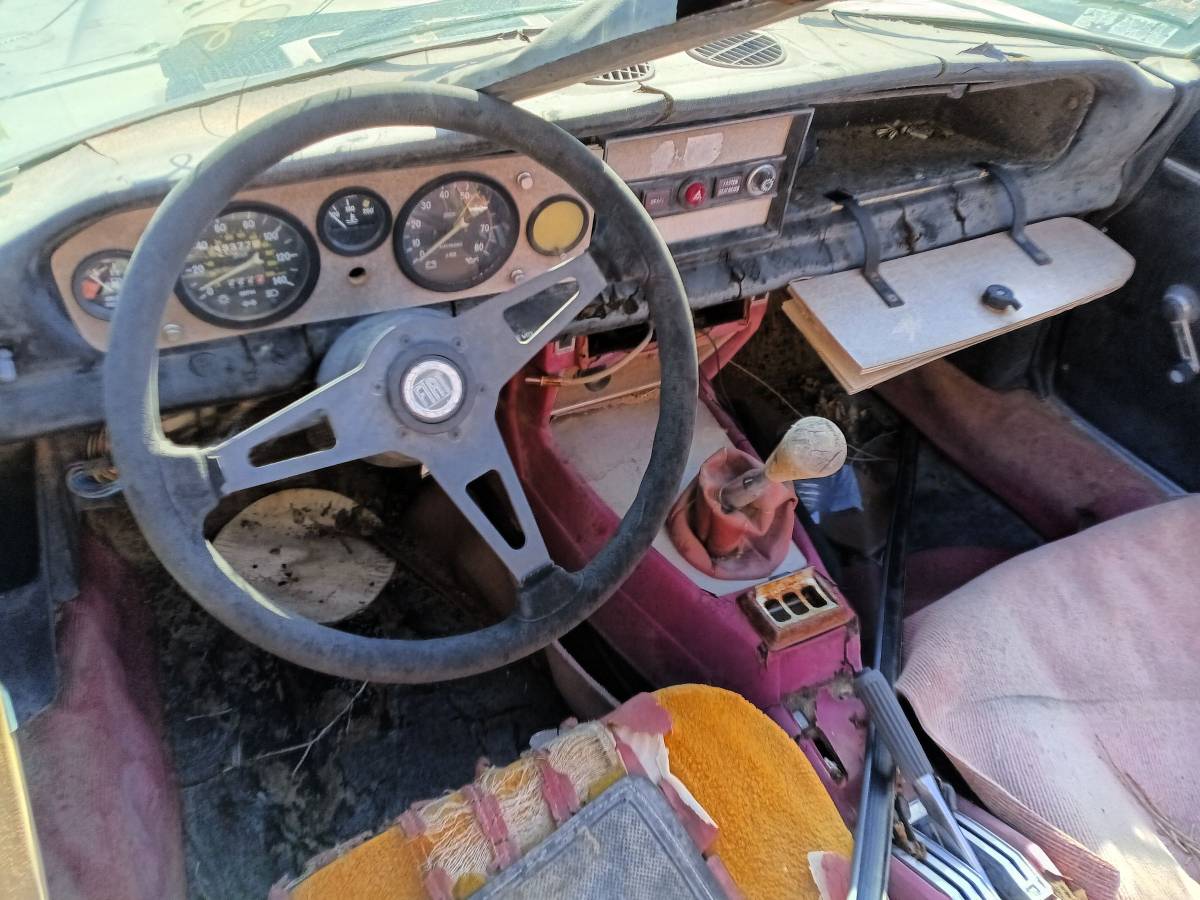 Fiat-124-spider-1979-3