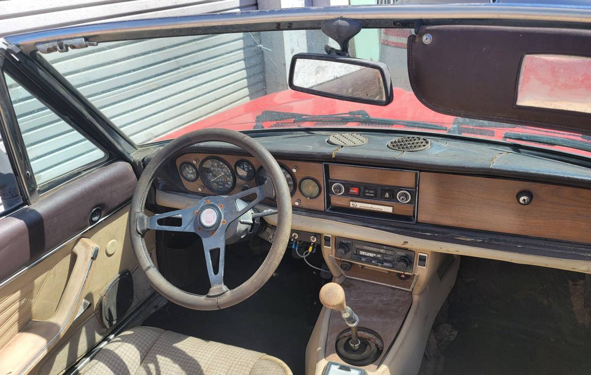 Fiat-124-spider-1981-red-10