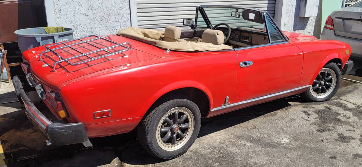 Fiat-124-spider-1981-red-8