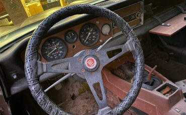 Fiat-124-spider-2000-1979-white-7