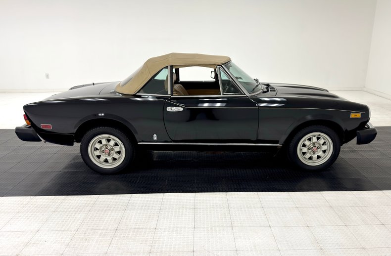 Fiat-Other-1982-Black-Tan-10
