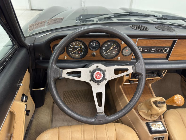 Fiat-Other-1982-Black-Tan-35
