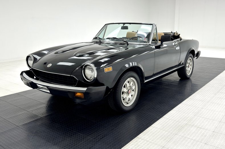 Fiat-Other-1982-Black-Tan-39