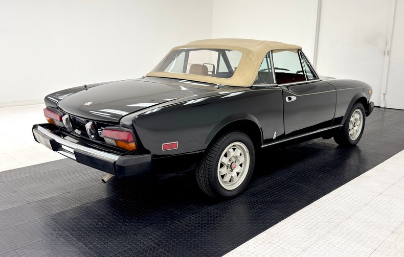 Fiat-Other-1982-Black-Tan-40