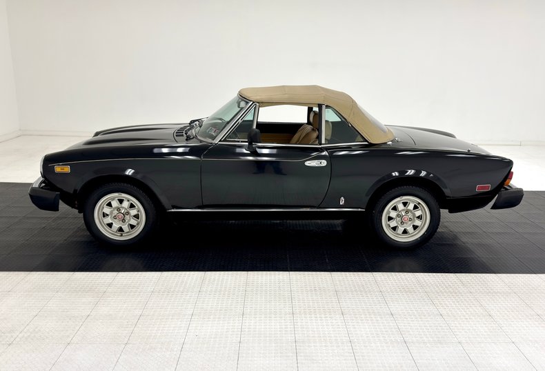 Fiat-Other-1982-Black-Tan-6