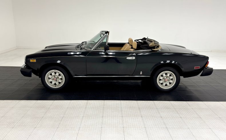 Fiat-Other-1982-Black-Tan-7