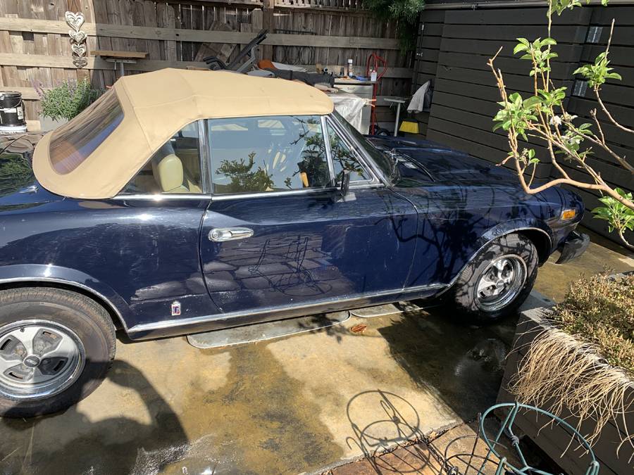 Fiat-spider-2000-1979-blue-9