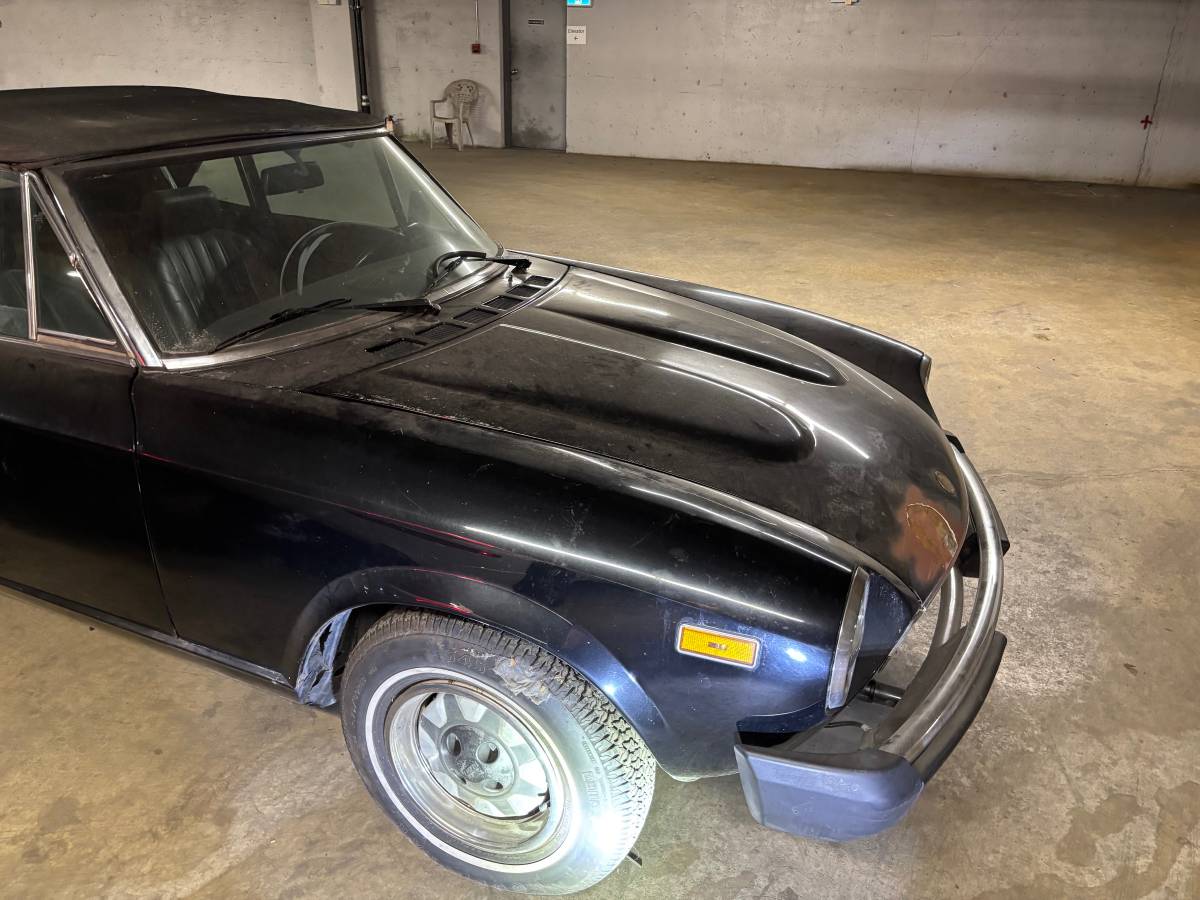 Fiat-spider-2000-1982-black-1