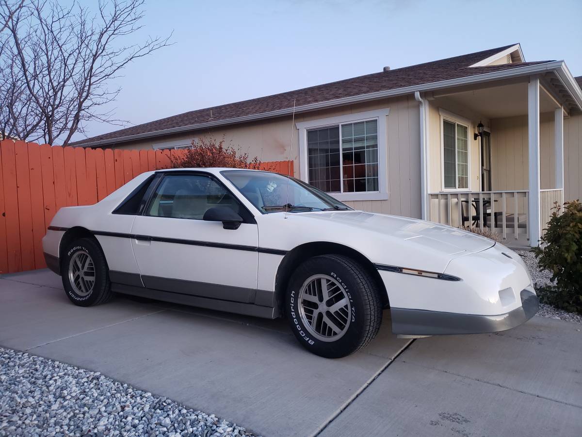 Fiero-gt-1985-white-1
