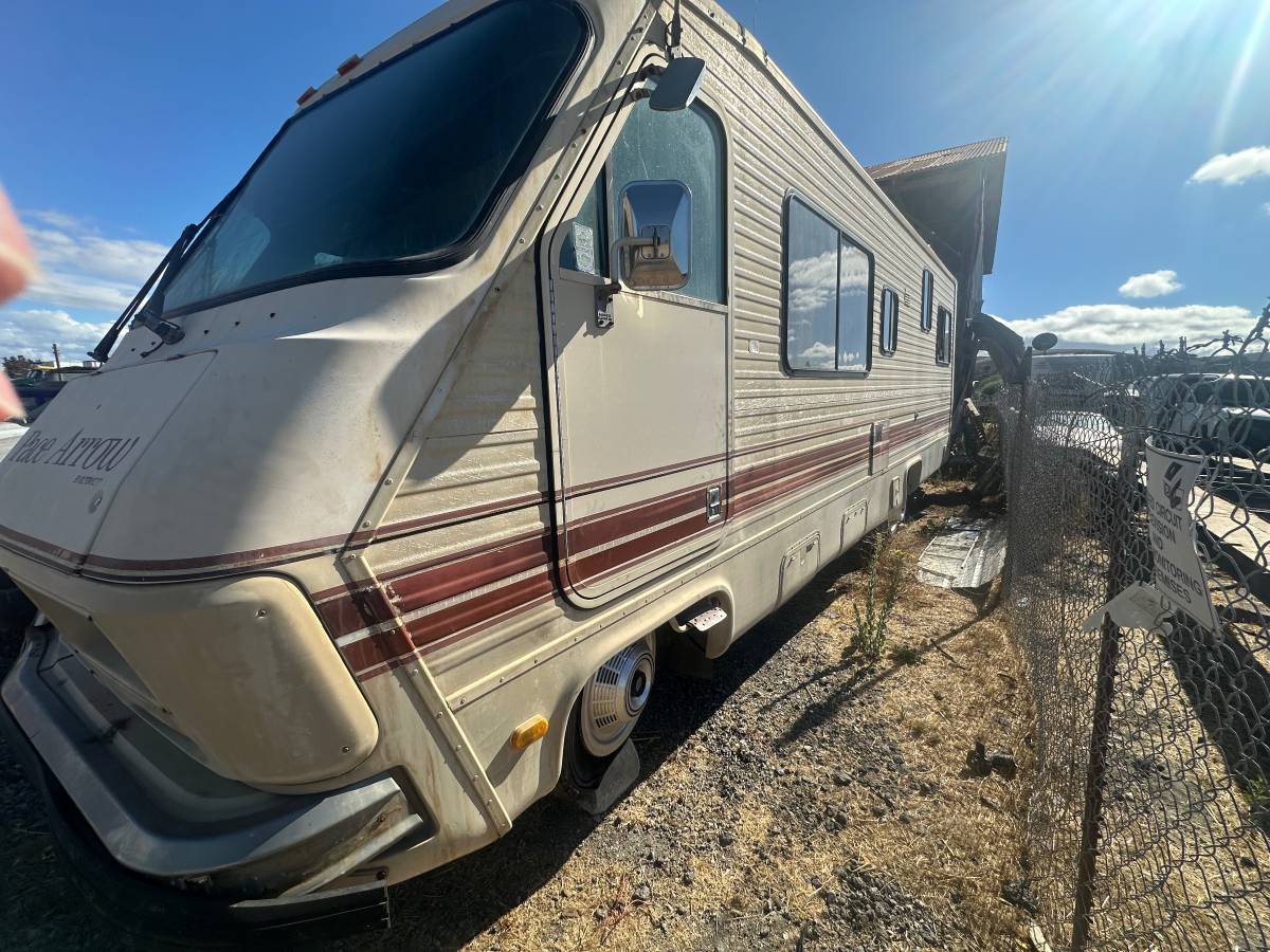 Fleetwood-pace-arrow-32-ft-1984-1