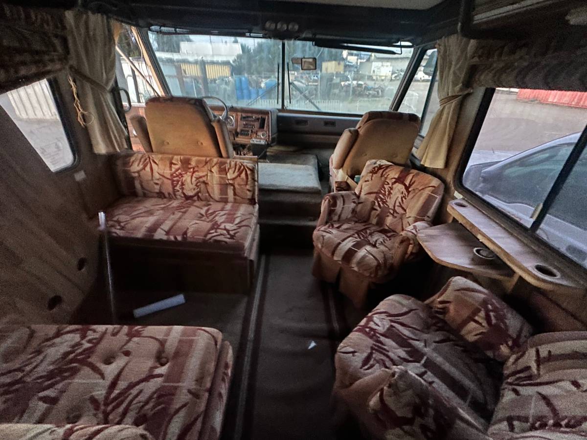 Fleetwood-pace-arrow-32-ft-1984-10