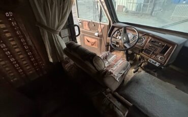 Fleetwood-pace-arrow-32-ft-1984-11