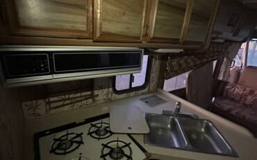 Fleetwood-pace-arrow-32-ft-1984-15