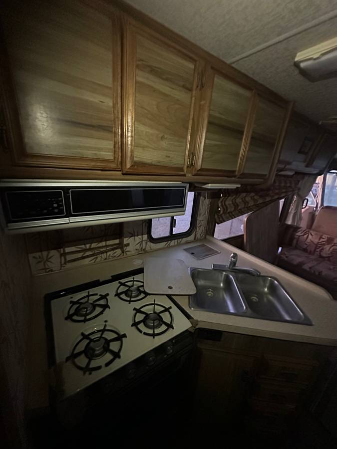 Fleetwood-pace-arrow-32-ft-1984-15