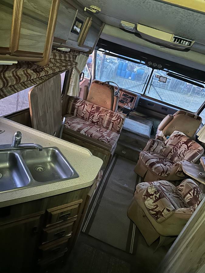 Fleetwood-pace-arrow-32-ft-1984-22