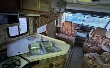 Fleetwood-pace-arrow-32-ft-1984-4